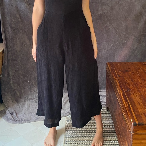 Black jumpsuit from Anthropologie - Picture 5 of 17